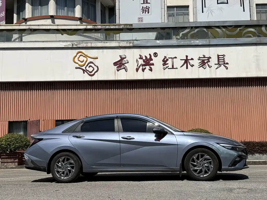 Hyundai Elantra — миниатюра 7