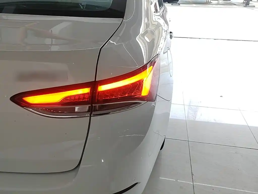 Buick Excelle — миниатюра 8