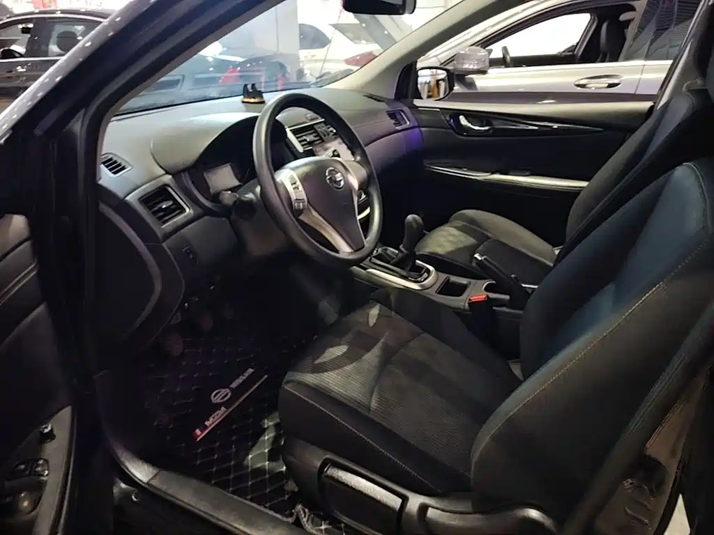 Nissan Tiida — миниатюра 15