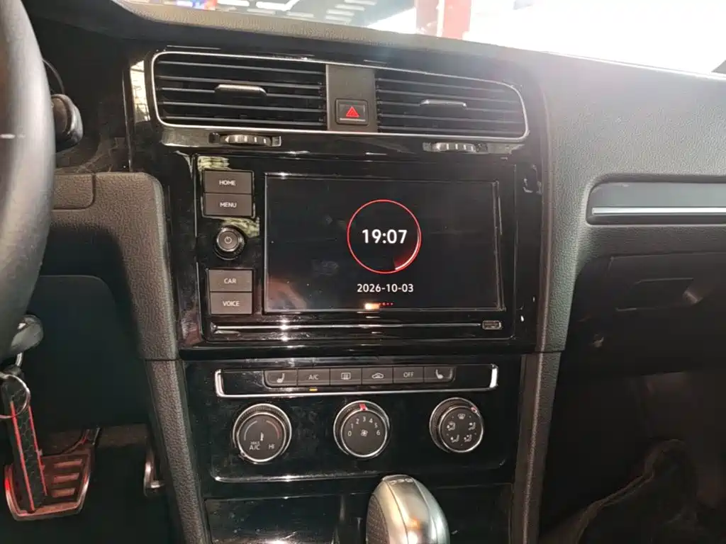 Volkswagen Golf — миниатюра 13