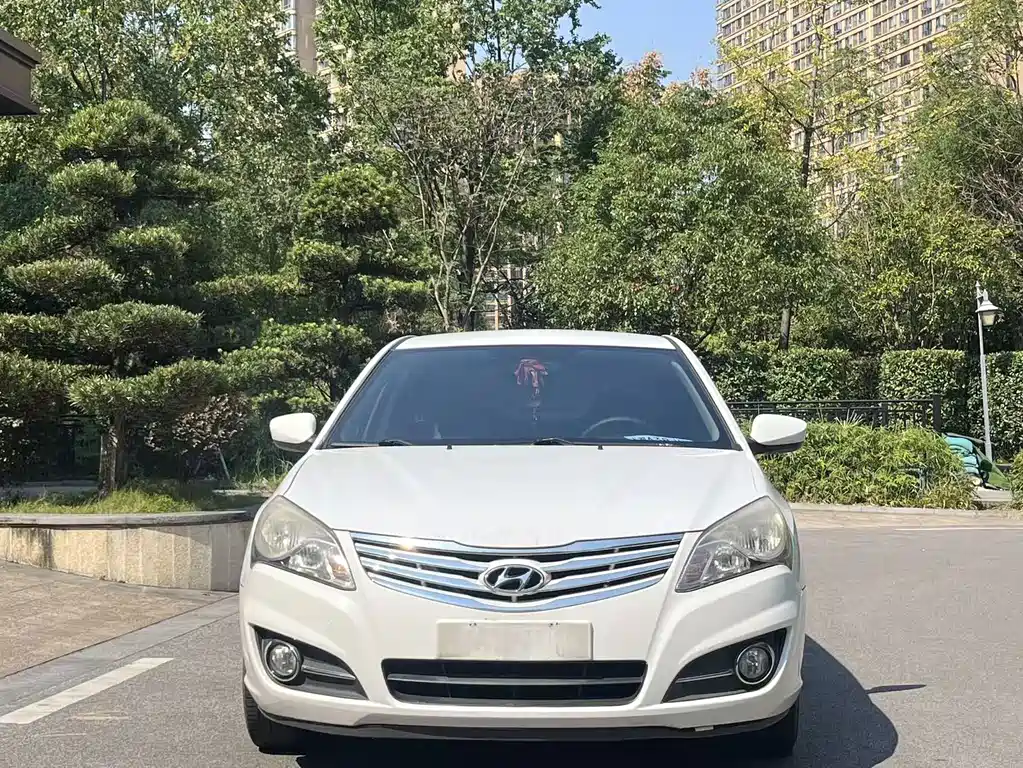 Hyundai Elantra — миниатюра 2