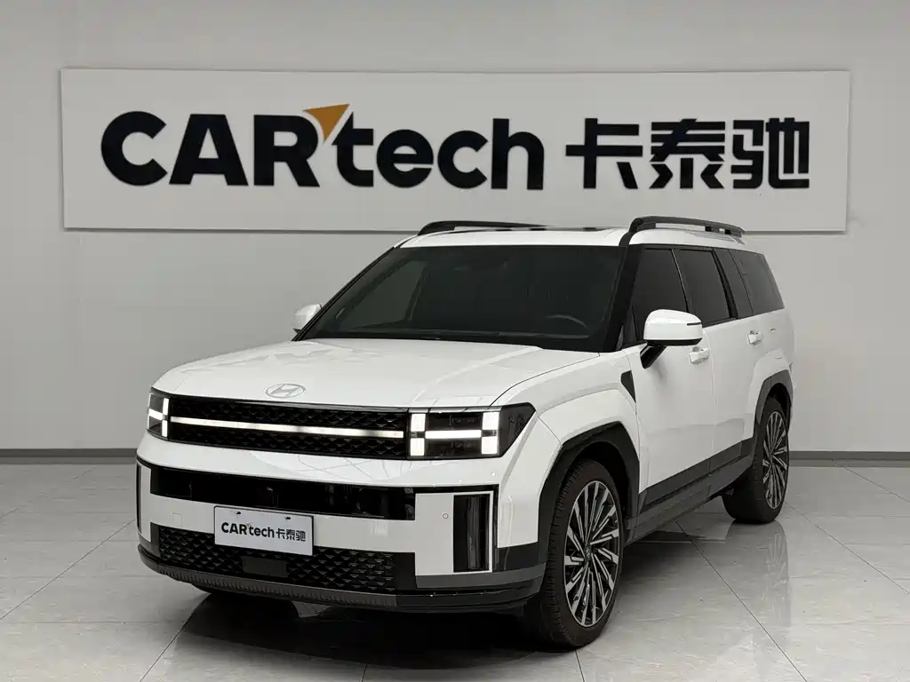Hyundai Santa Fe 2025