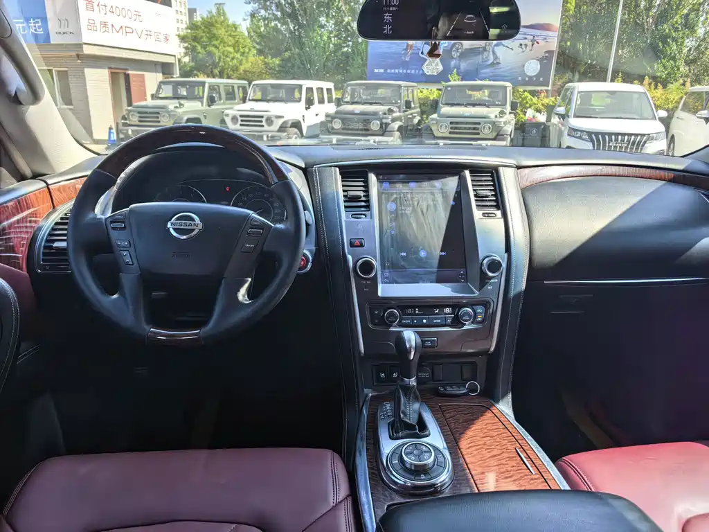 Nissan Patrol — миниатюра 5