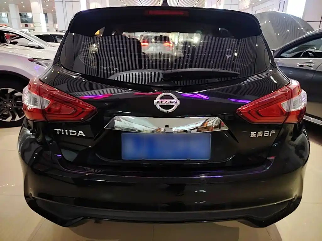 Nissan Tiida — миниатюра 6