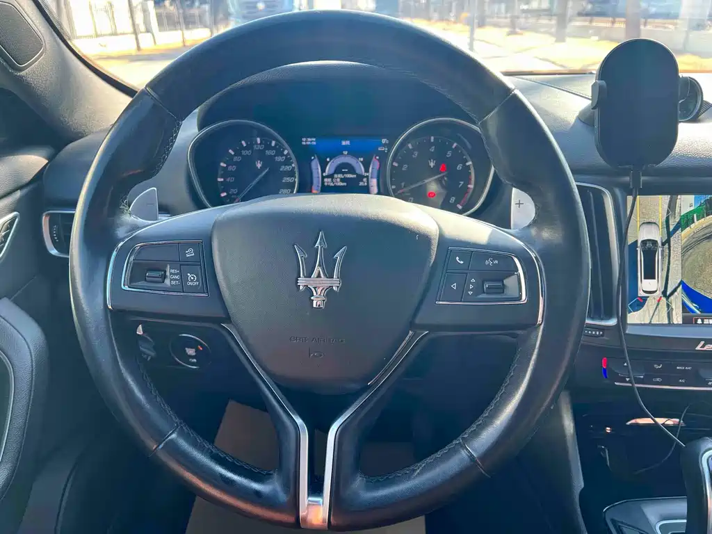 MASERATI LEVANTE