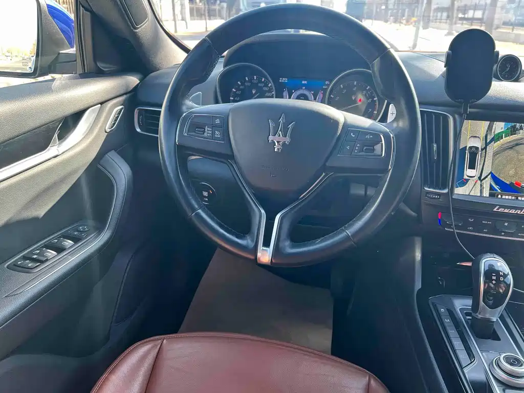 MASERATI LEVANTE
