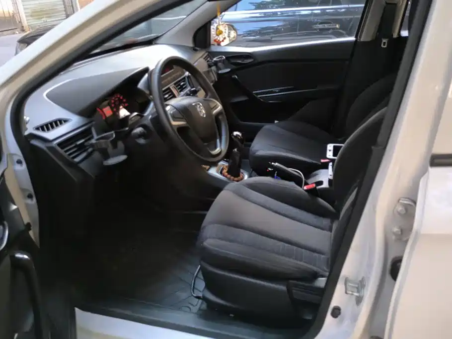 Baojun 310 — миниатюра 9