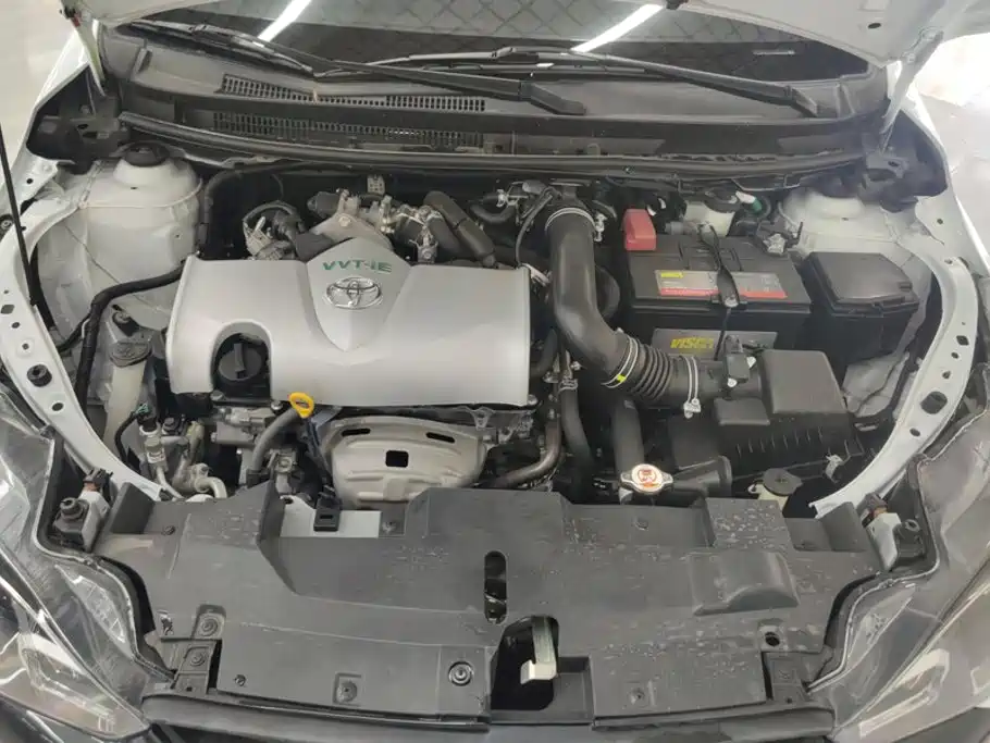 Toyota Yaris L — миниатюра 10