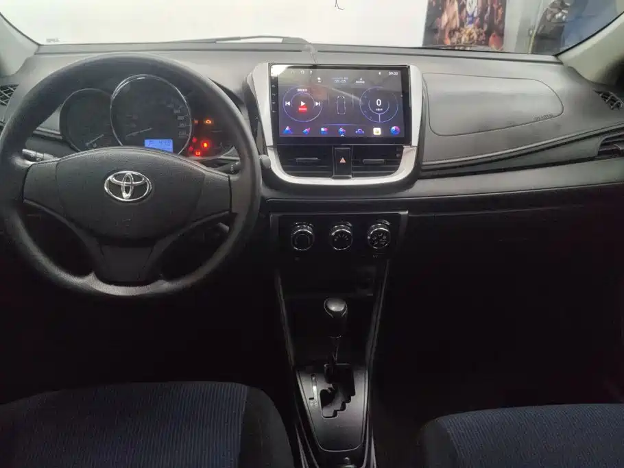 Toyota Yaris L — миниатюра 12