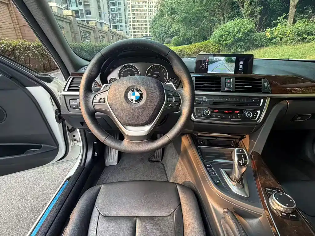 BMW 3 Series — миниатюра 9