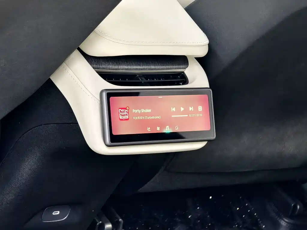 NIO EC6 — миниатюра 11