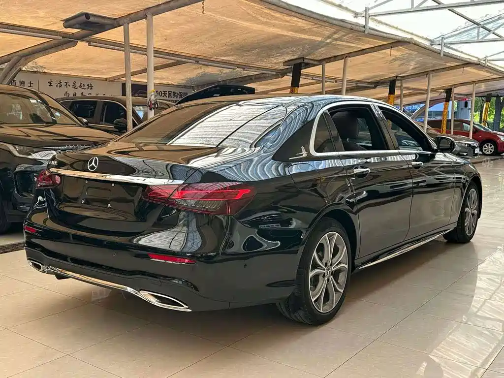 Mercedes-Benz E-Class — миниатюра 7