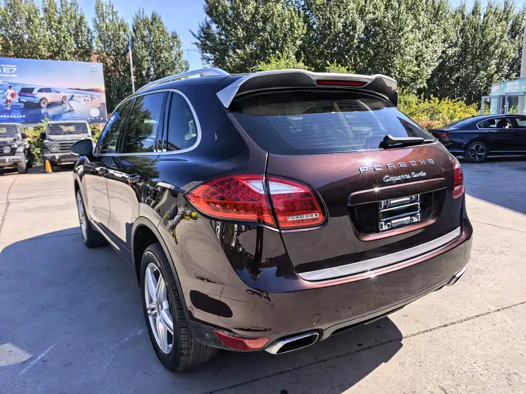 Porsche Cayenne — миниатюра 8