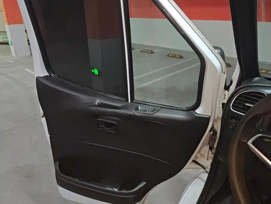 JMC Tesla — миниатюра 7