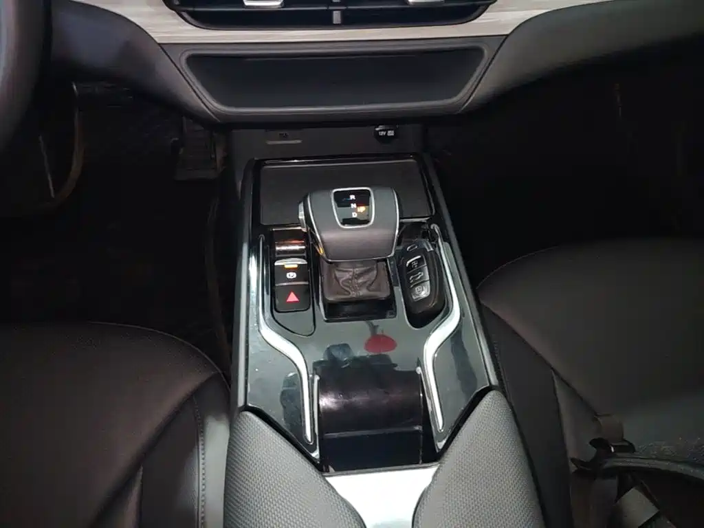 Hongqi Hongqi E-QM5 — миниатюра 14