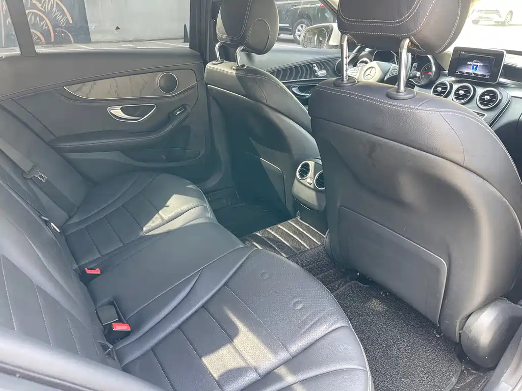 Mercedes-Benz C-Class — миниатюра 13