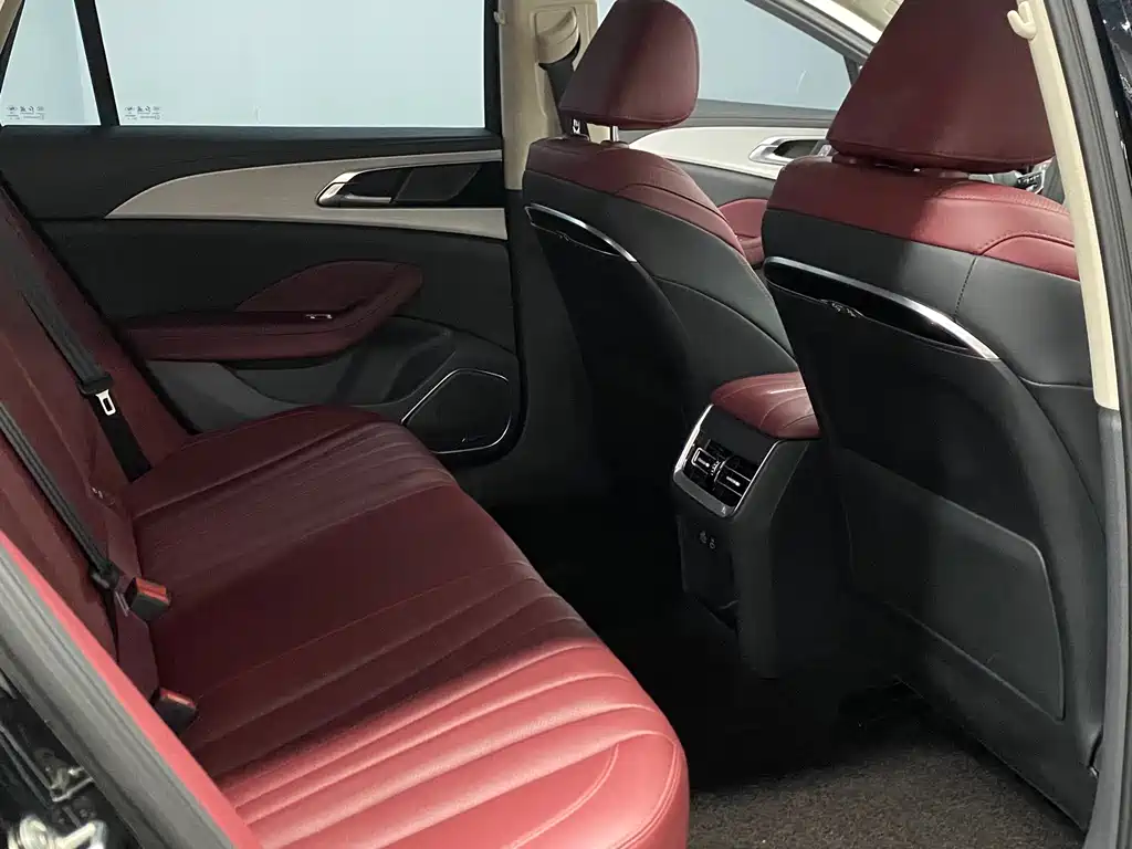 Hongqi Hongqi H5 — миниатюра 11