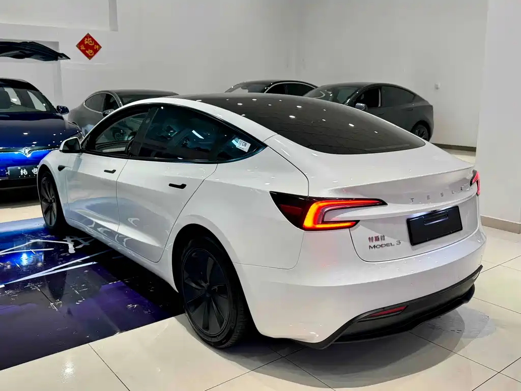 Tesla Model 3 — фотографии объявления, Фото 12
