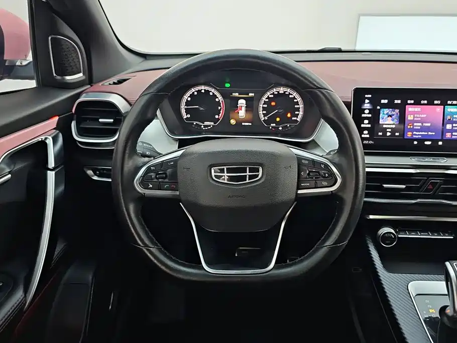 Geely Binyue — миниатюра 15
