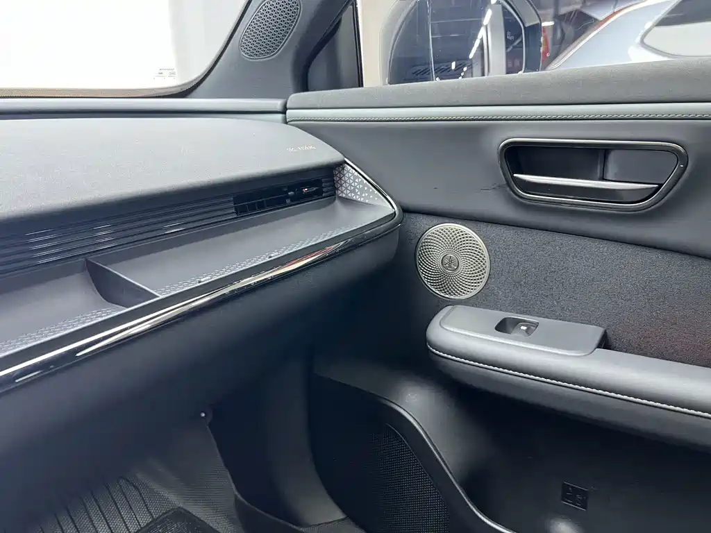 Toyota bZ3X — миниатюра 15
