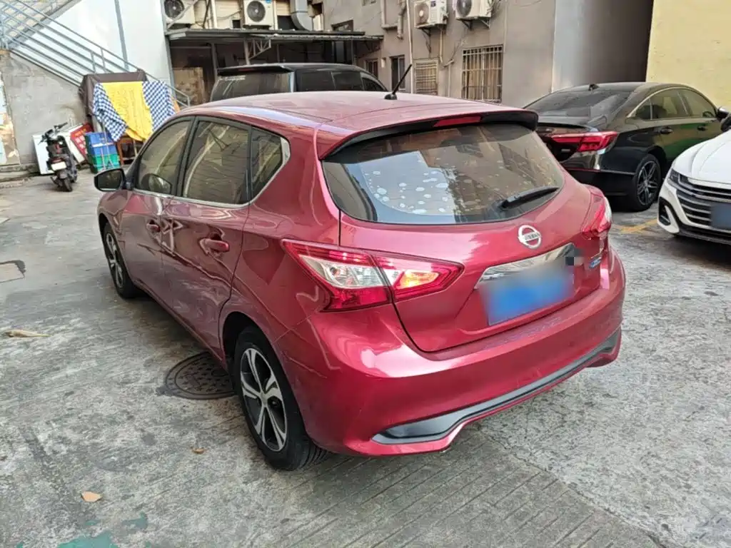Nissan Tiida — миниатюра 5