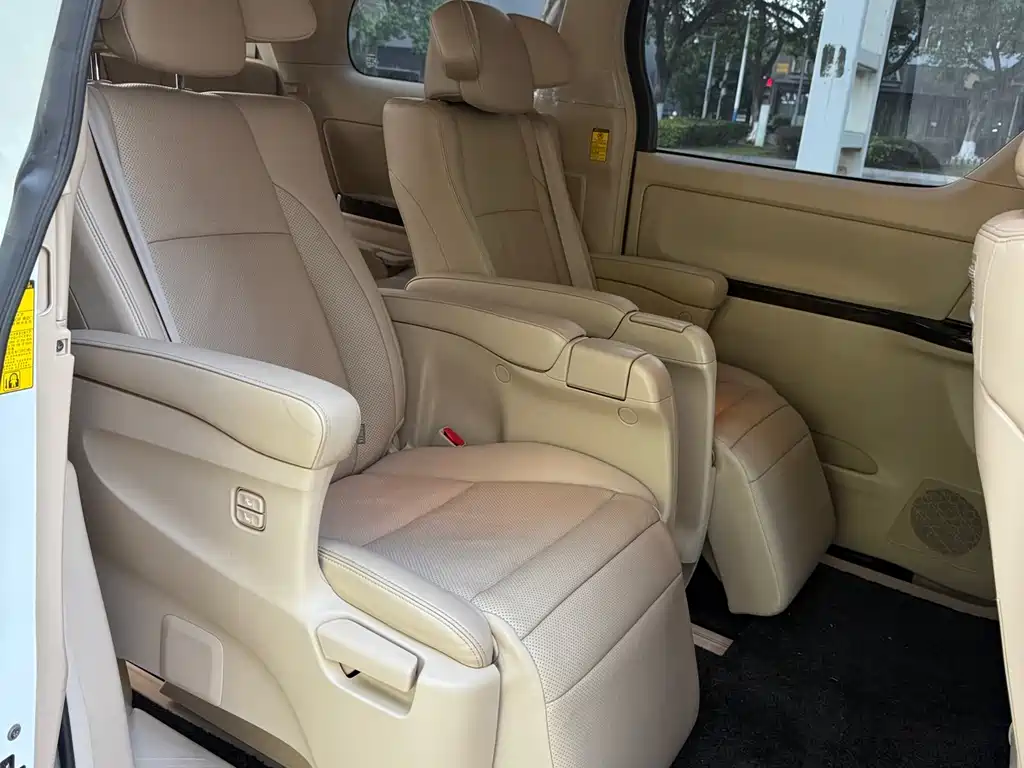Toyota Alphard 2012 3.5L Luxury
