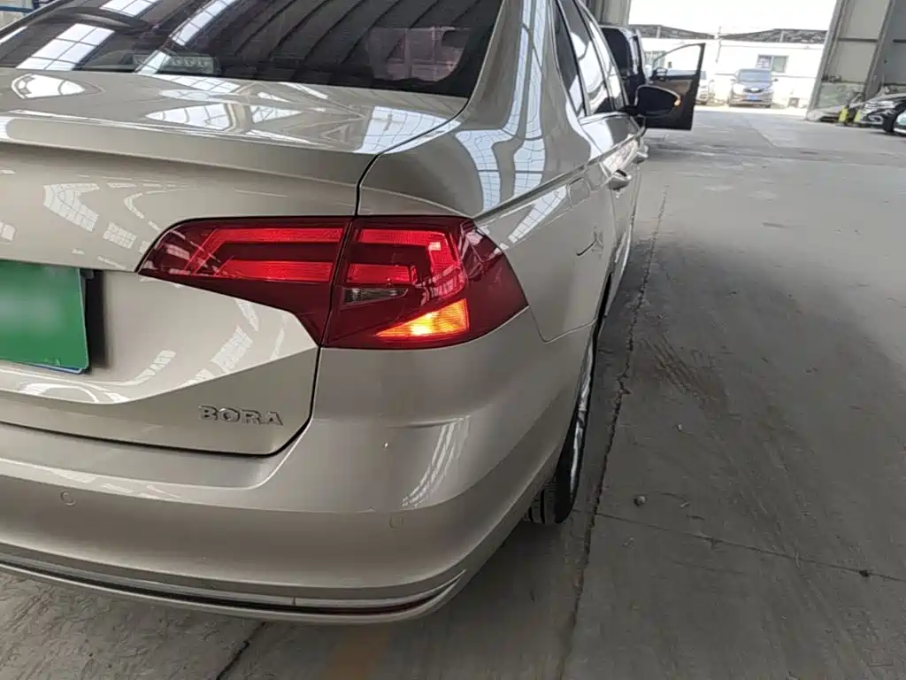 Volkswagen Bora — миниатюра 8