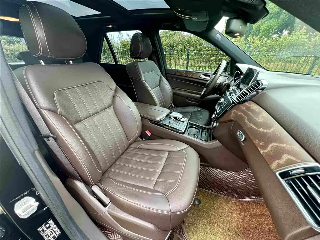 Mercedes-Benz GLE (Import) — миниатюра 12