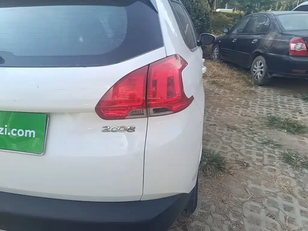 Peugeot 2008 — миниатюра 8