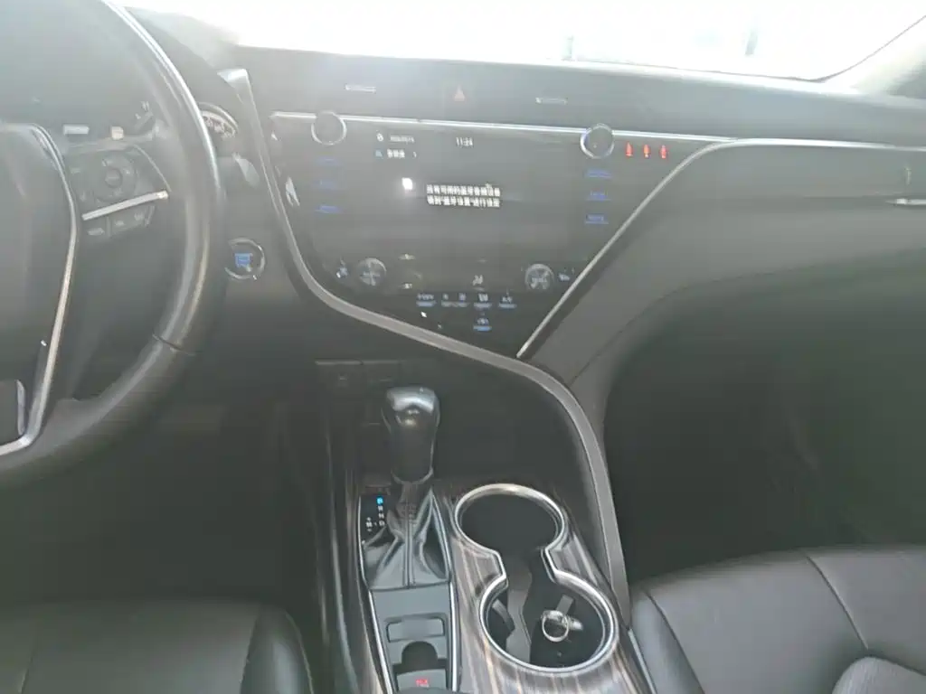 Toyota Camry — миниатюра 10