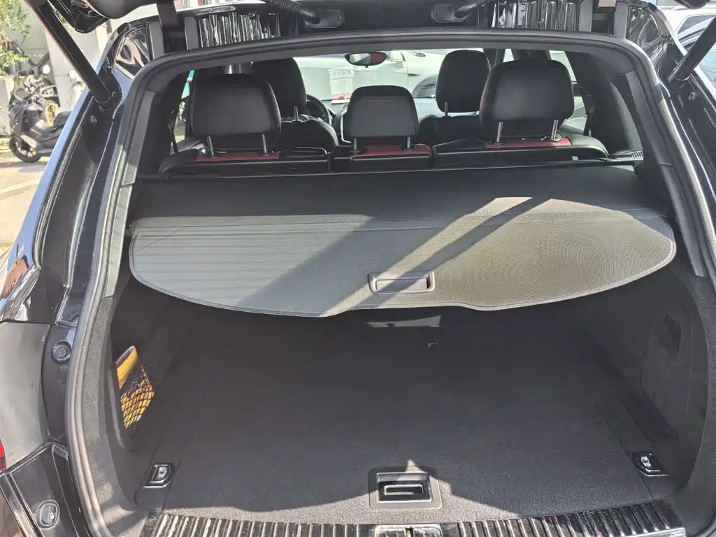 Porsche Cayenne — миниатюра 9