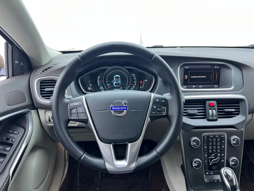 Volvo V40 — миниатюра 9