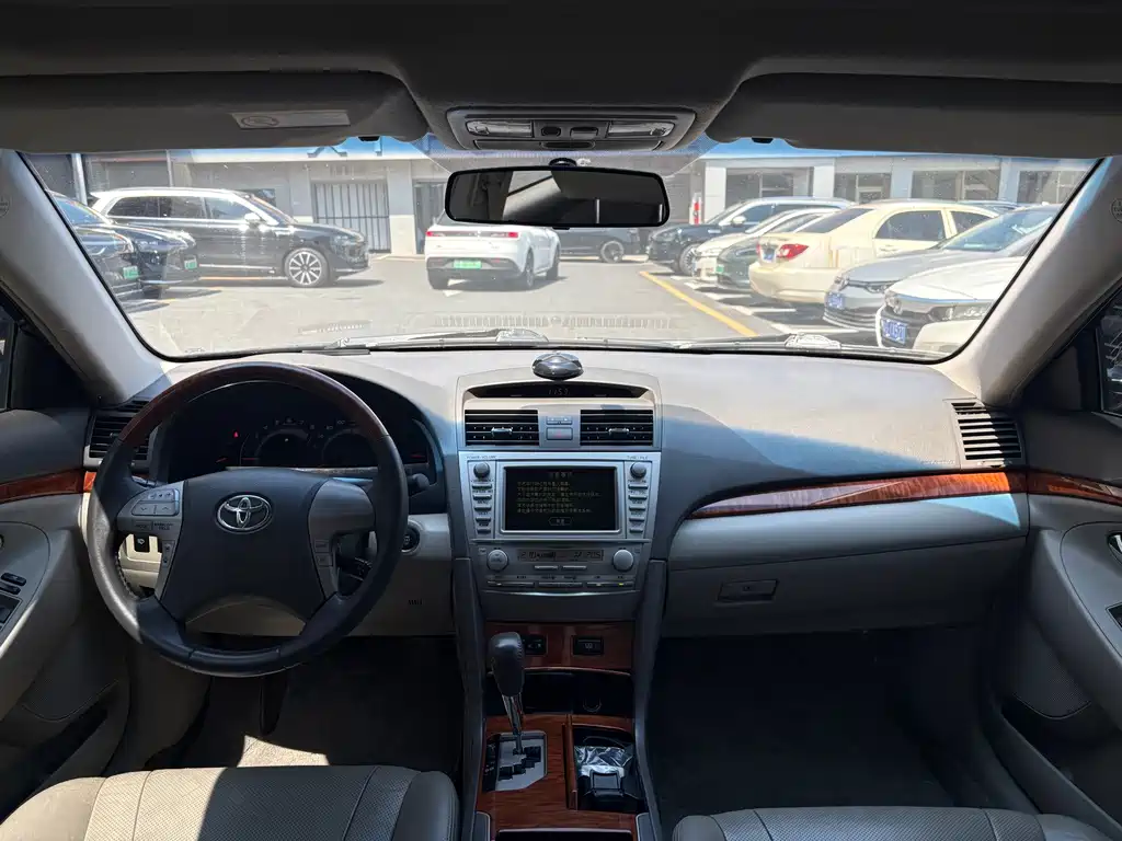 Toyota Camry — миниатюра 9