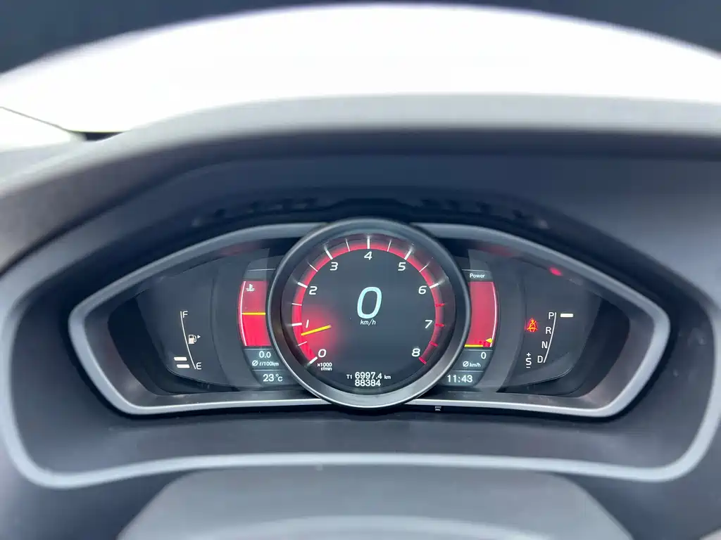 Volvo V40 — миниатюра 12