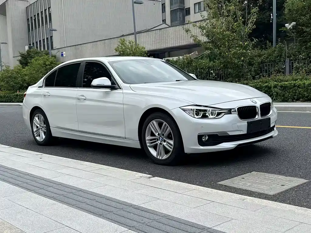 BMW 3 Series — миниатюра 3
