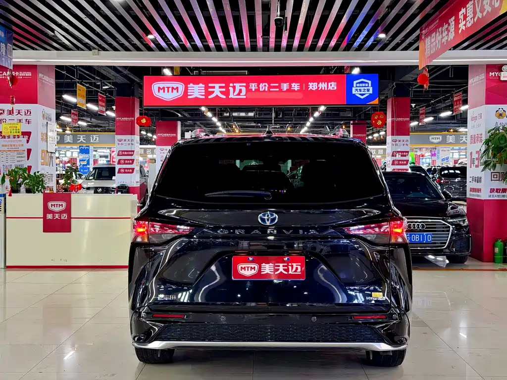 Toyota Granvia — миниатюра 7