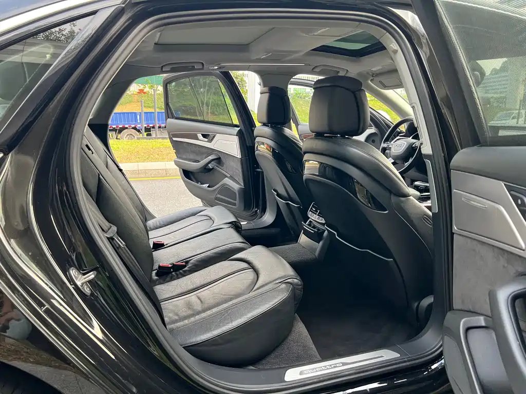 Audi A8 — миниатюра 8
