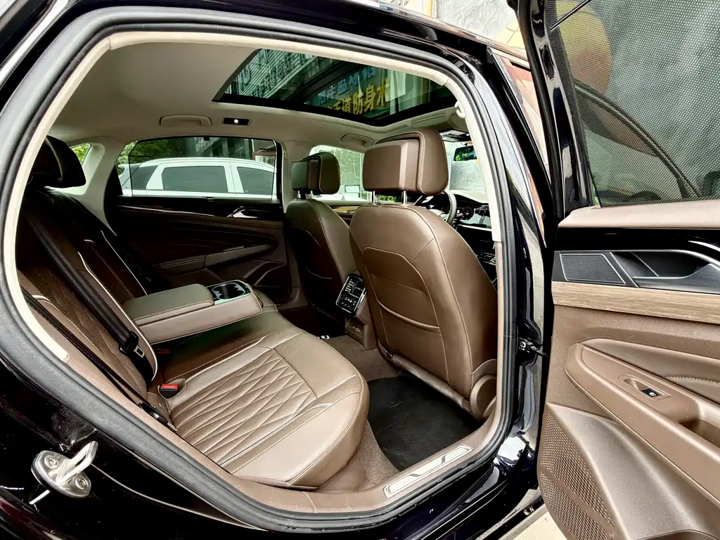 Volkswagen Passat 2020 330TSI Luxury VI