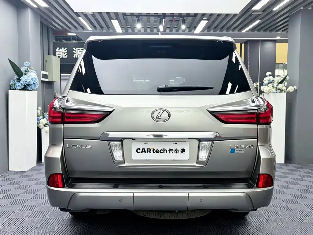 Lexus LX — миниатюра 13