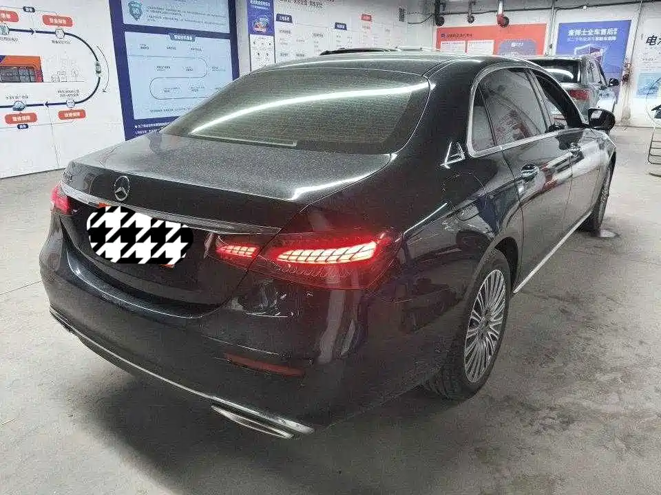 Mercedes-Benz E-Class — миниатюра 9