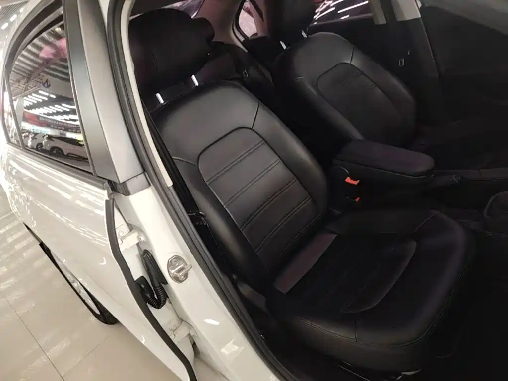 Volkswagen Jetta — миниатюра 25