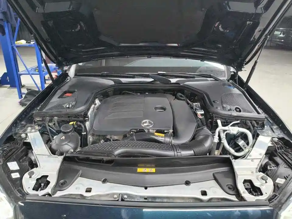 Mercedes-Benz E-Class — миниатюра 3