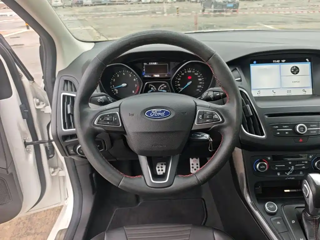 Ford Focus — миниатюра 11