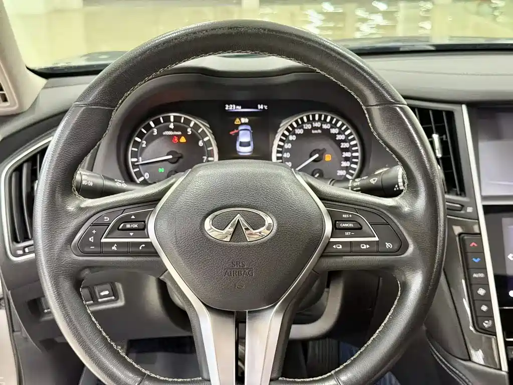INFINITI Q50L