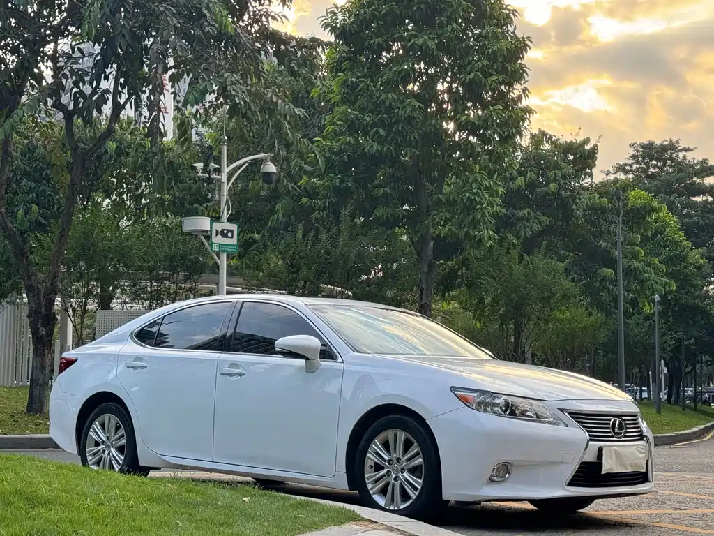 Lexus ES — миниатюра 3