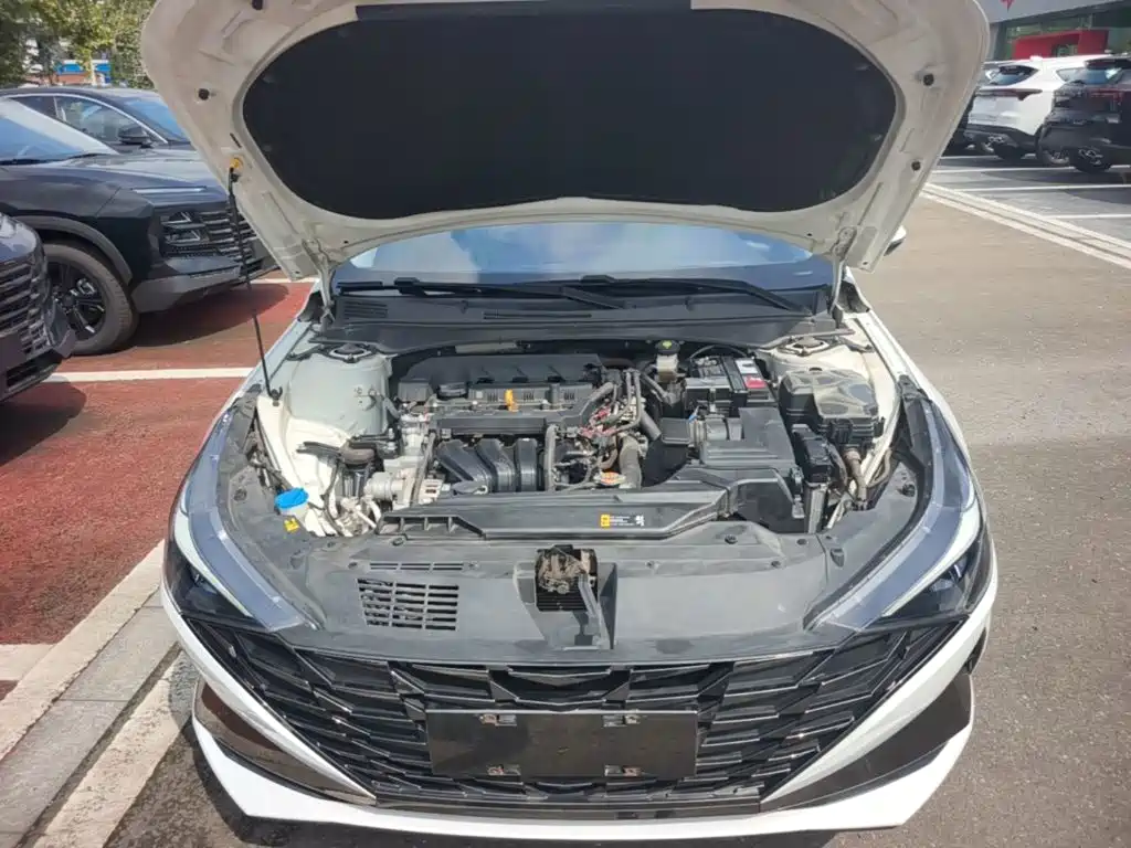 Hyundai Elantra — миниатюра 20