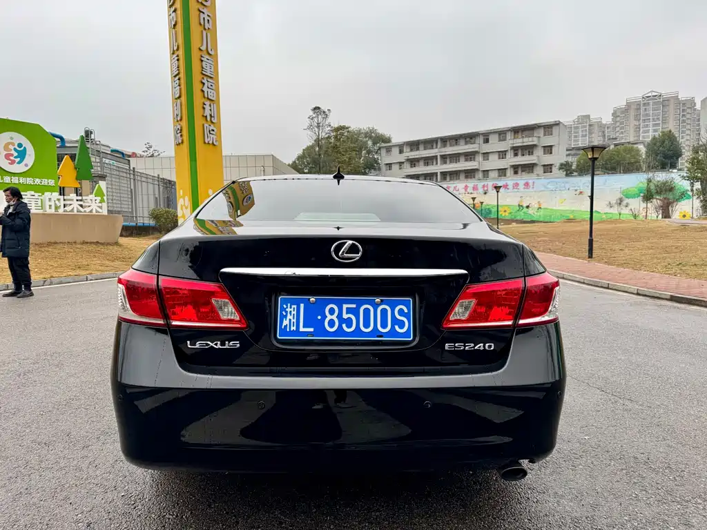 Lexus ES — миниатюра 13