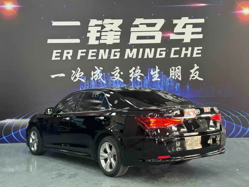 Toyota Crown 2015 2.0T Fashion