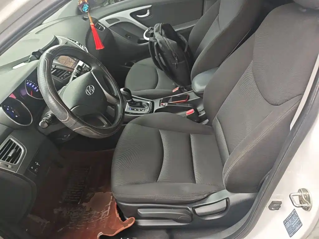 Hyundai Elantra Langdong — миниатюра 20