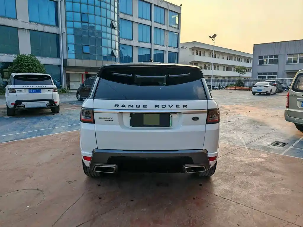 Land Rover Sport PHEV — миниатюра 9